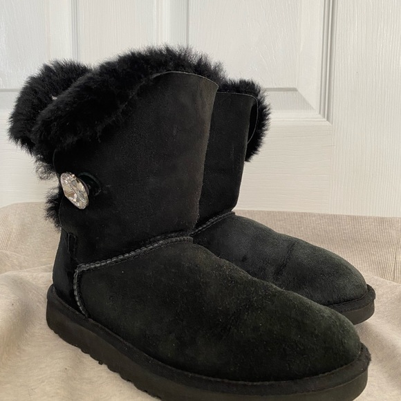 Uggs - Picture 6 of 6